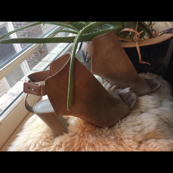 Gorg Vince suede putty colored open toed bootie - Picture 4 of 5